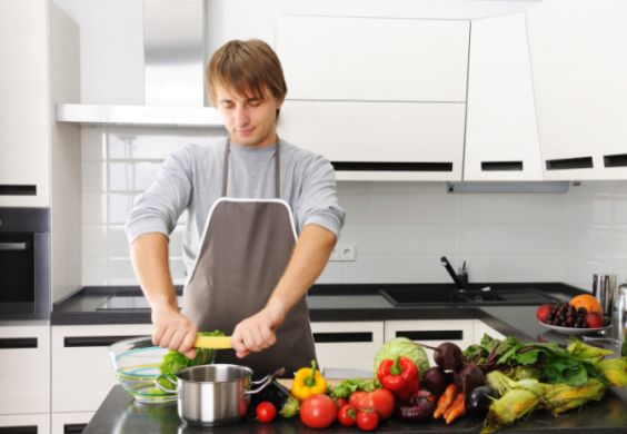 A decoração de cozinhas para homens pode seguir o estilo do dono da casa e ser desde mais simples até mais moderninha (Foto: Divulgação) 