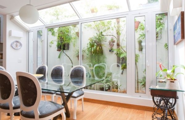 As casas pequenas com jardim de inverno podem ser conseguidas com bom planejamento antes do início das obras (Foto: Divulgação) 