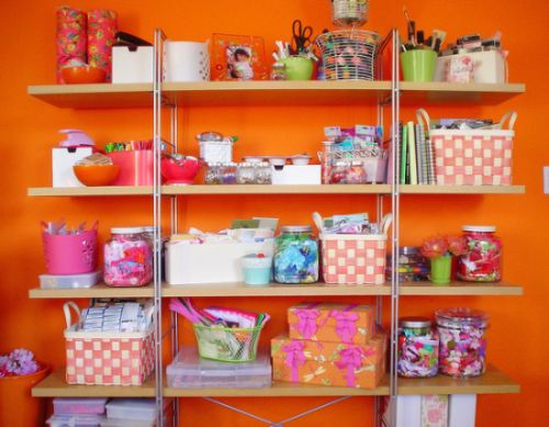 Uma boa decoração para manter um ateliê bem organizado deve contar com muitos compartimentos (Foto: Divulgação)