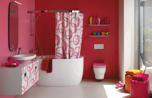 A decoração colorida para banheiros é fortíssima tendência de decoração e deixa toda a sua casa mais alegre e animada (Foto: Divulgação) 