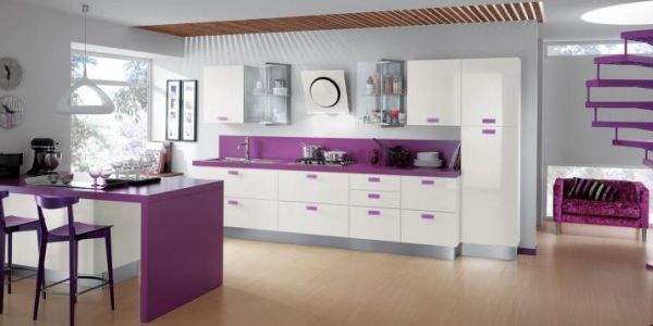 A decoração colorida para cozinhas é a forma mais rápida de incorporar cores à sua vida (Foto: Divulgação)