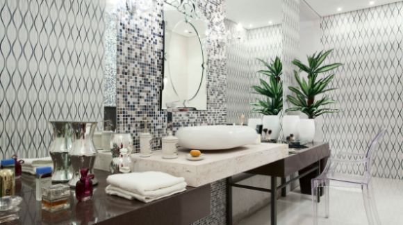 A decoração de banheiro com pastilhas cromadas garante sofisticação e modernidade ao seu banheiro e, consequentemente a toda a sua casa (Foto: Divulgação)
