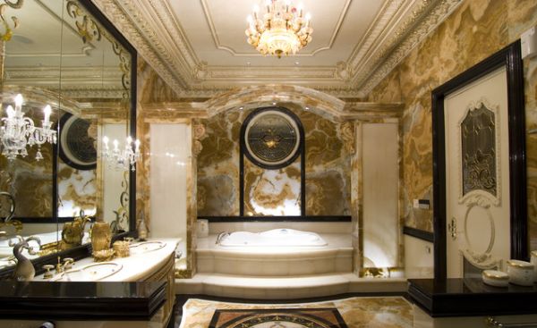 Os banheiros decorados com luxo não são somente uma forma de ostentação, mas também uma maneira de relaxar ainda mais ao final do dia e recarregar as energias em meio ao conforto extremo (Foto: Divulgação) 