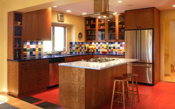 A decoração para cozinhas coloridas é muito fácil de ser conseguida, pois você pode seguir por vários estilos diferentes (Foto: Divulgação)
