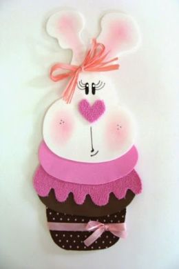Esta coelhinha em formato de cupcake irá valorizar ainda mais a decoração de seu lar (Foto: Divulgação)