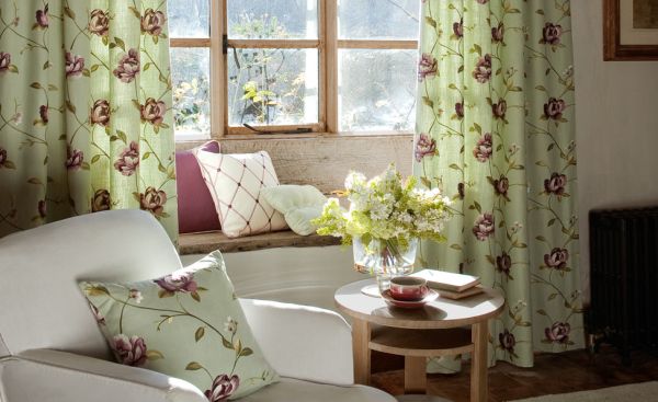 A decoração de interiores floridos é ótima opção para alegrar rapidamente o seu lar (Foto: Divulgação)
