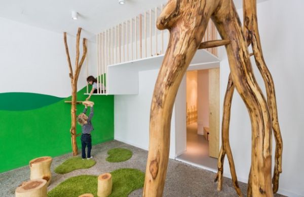 Se você pensa que usar troncos de árvores na decoração é muito complicado, reveja seus conceitos (Foto: contemporist.com)        