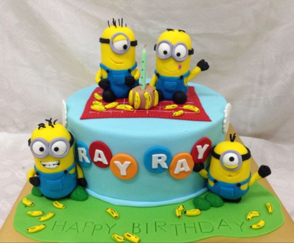 Há lindos bolos decorados para festa infantil dos Minions, escolha o seu preferido (Foto: birthdayexpress.com)           