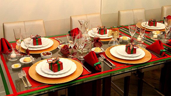Há muitas e lindas ideias para decorar mesa na festa de Natal (Foto: silviaoliveira.com.br)     