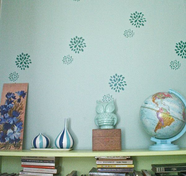 A decoração de ambiente com estêncil é linda e não exige um grande orçamento (Foto: dearhandmadelife.com)