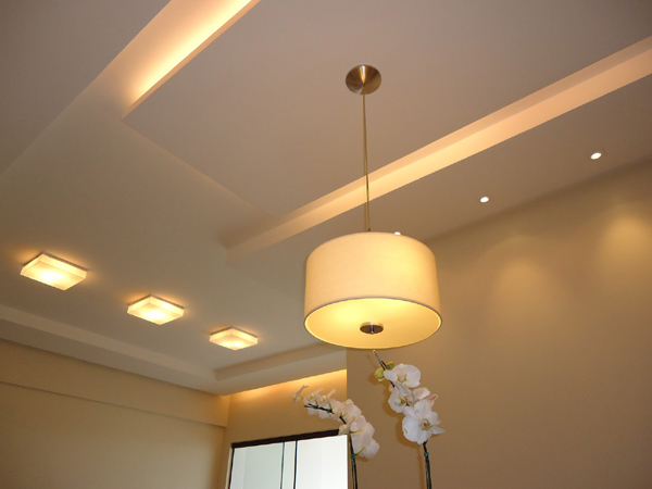 sanca em gesso com lustre