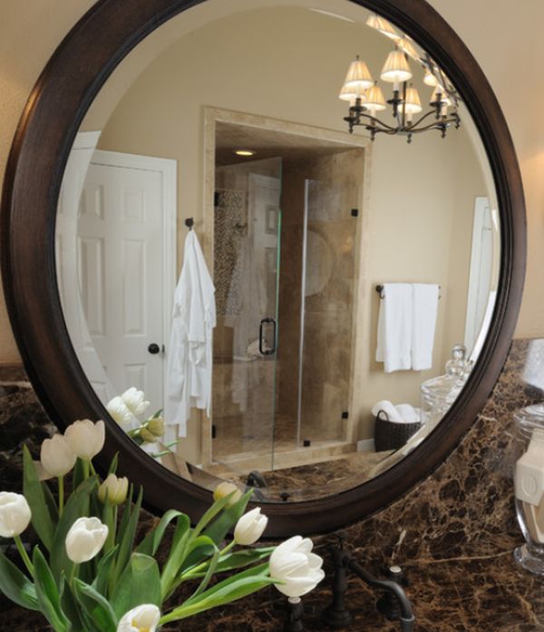 espelho de banheiro de madeira