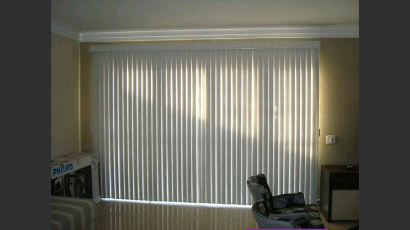 persiana de quarto no quarto
