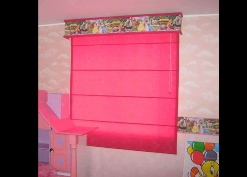 persiana de quarto rosa