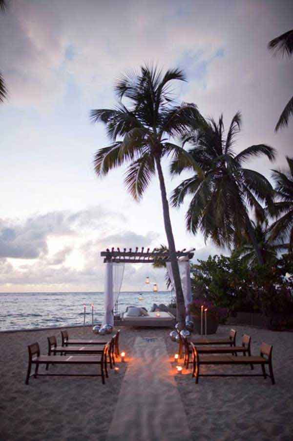 Casamento a beira mar com bela paisagem