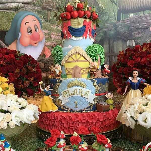 bolo branca de neve 4 andares