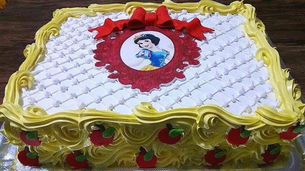 bolo retangular branca de neve