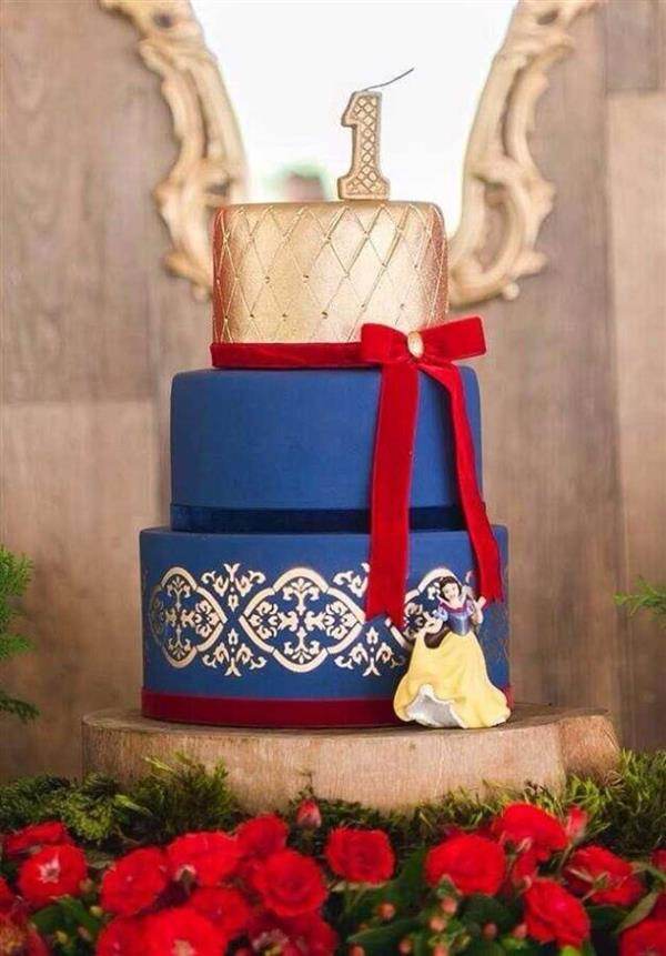 bolo de aniversario branca de neve