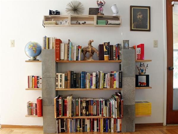 estante-para-livros-moderna-feita-com-blocos-e-madeira