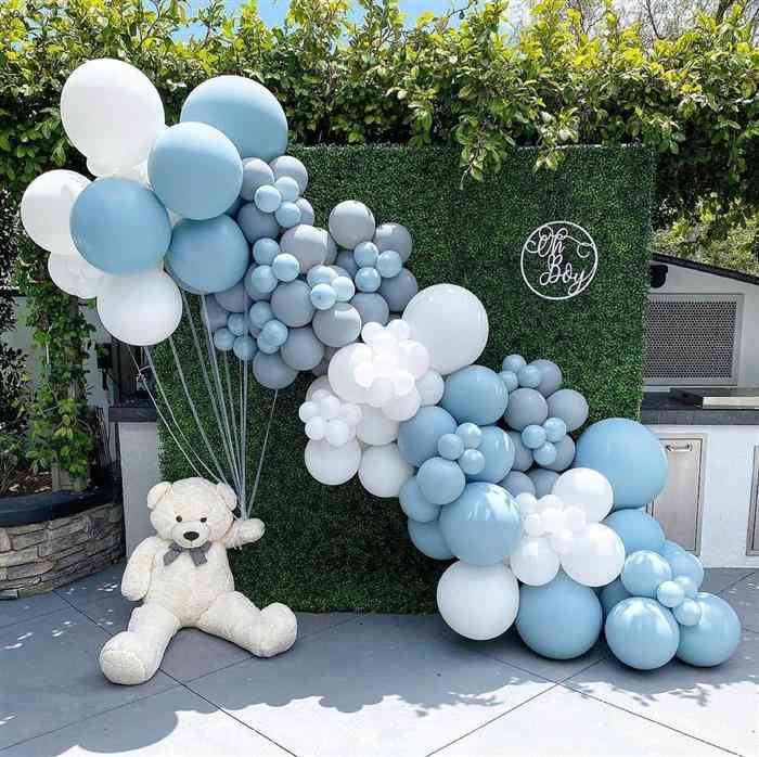 decoração com balões ao ar livre