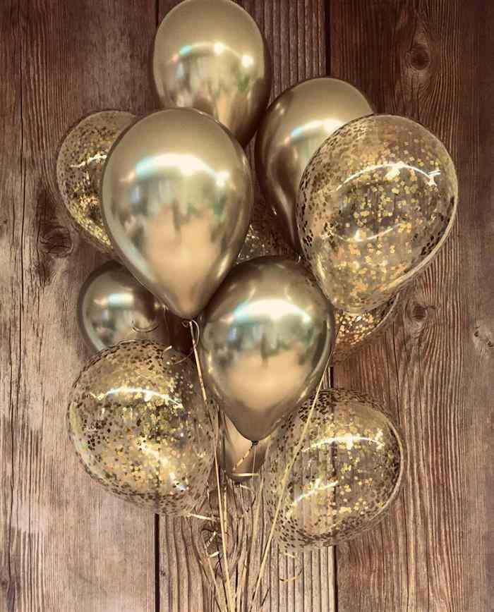 decoração com balões dourados