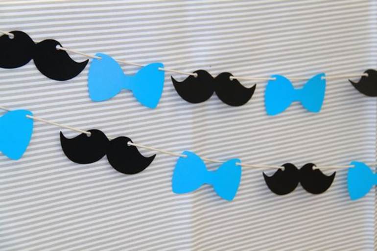 Bigodes e gravatas novembro azul