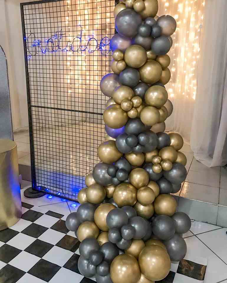Decoração de ano novo balão prata e dourado