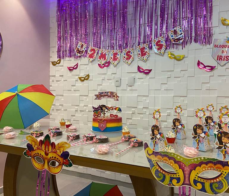 Festa decorada com sombrinha de frevo carnaval