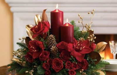 arranjo de natal feito de velas